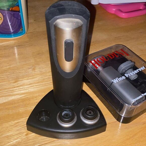 Brookstone wine preserver - Picture 3 of 3